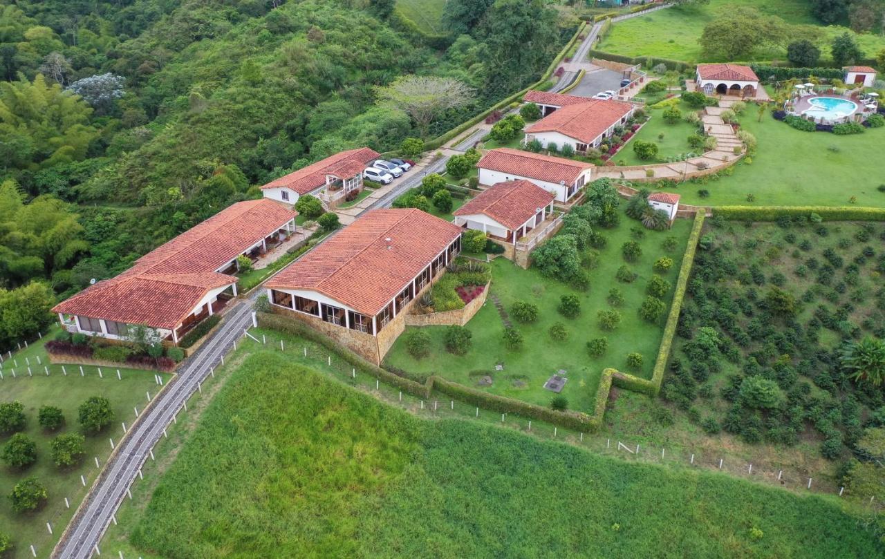 Hotel Estrella Del Monte Armenia  Exterior foto